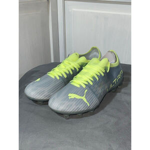 Women's Puma Cleats size 5.5 or kids size 4 soccer cleats nwt